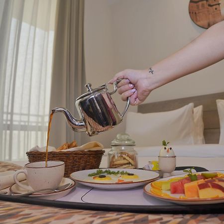 Rhythm Gurugram Hotel & Suites, Sohna Road Gurgaon Extérieur photo