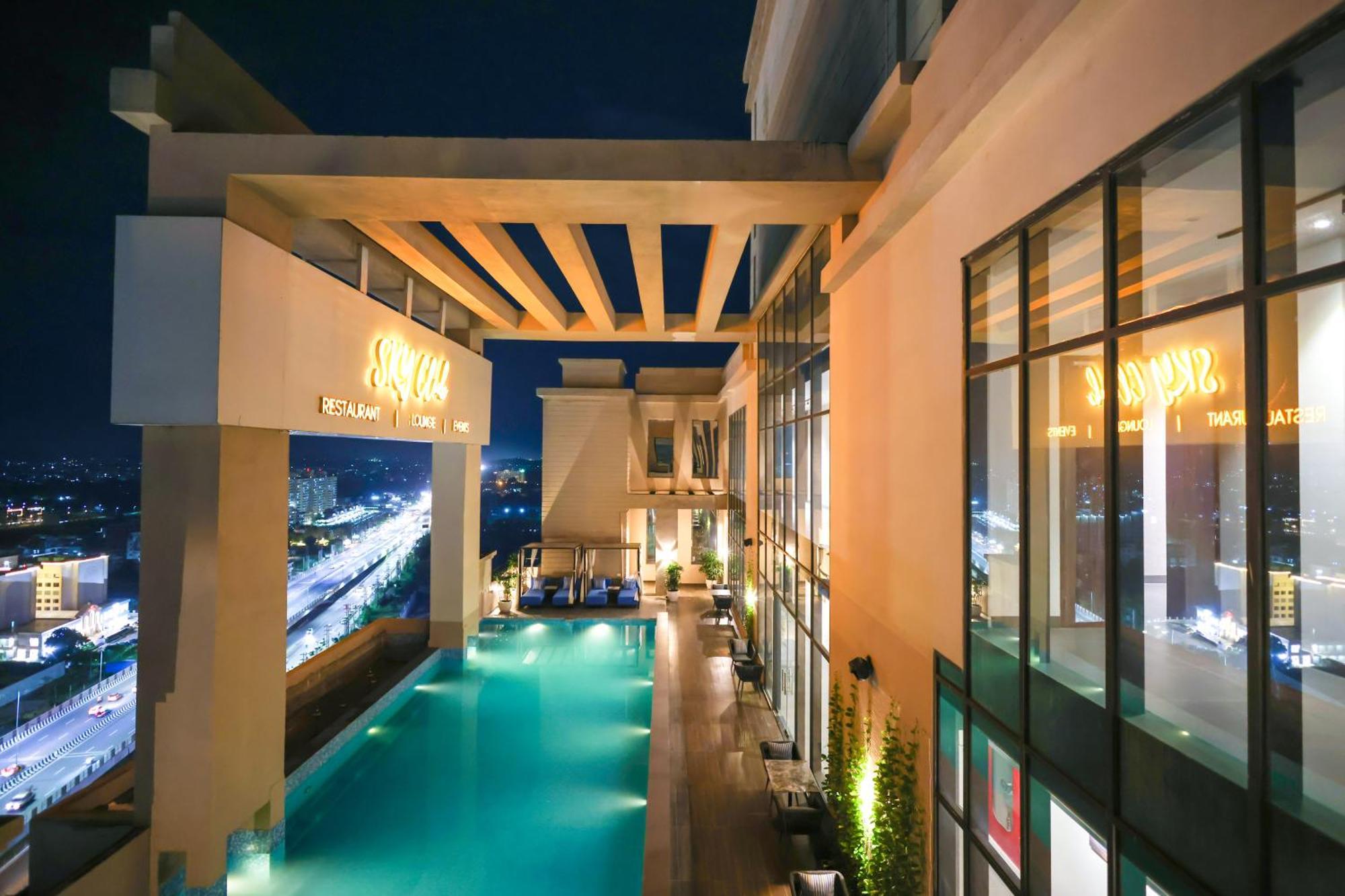 Rhythm Gurugram Hotel & Suites, Sohna Road Gurgaon Extérieur photo