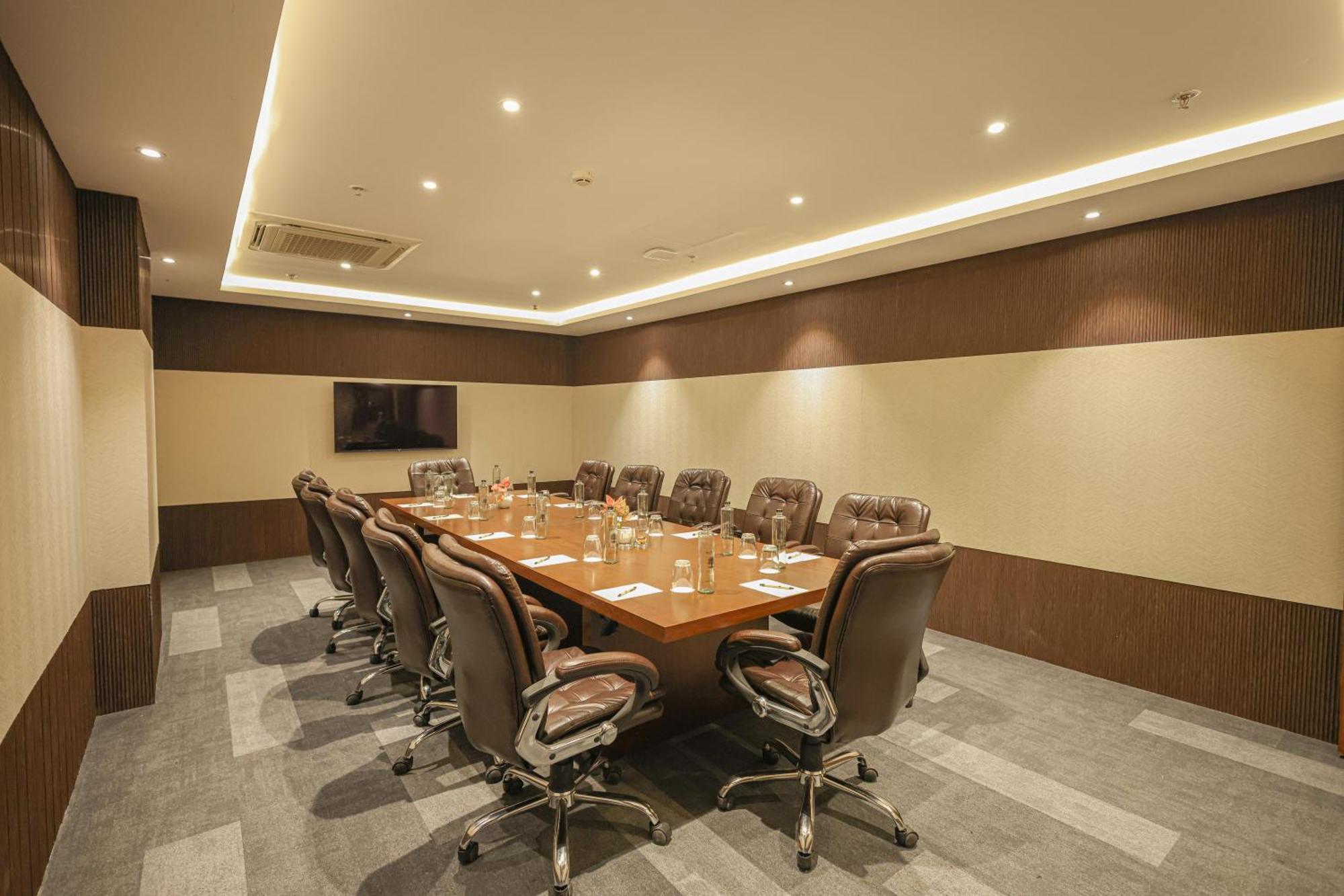 Rhythm Gurugram Hotel & Suites, Sohna Road Gurgaon Extérieur photo