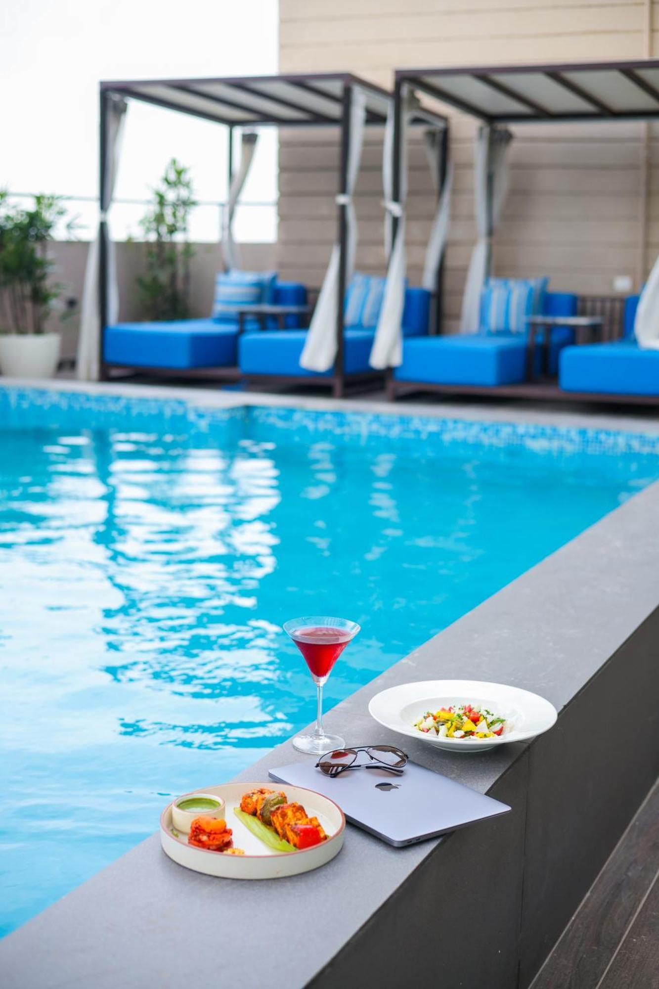 Rhythm Gurugram Hotel & Suites, Sohna Road Gurgaon Extérieur photo