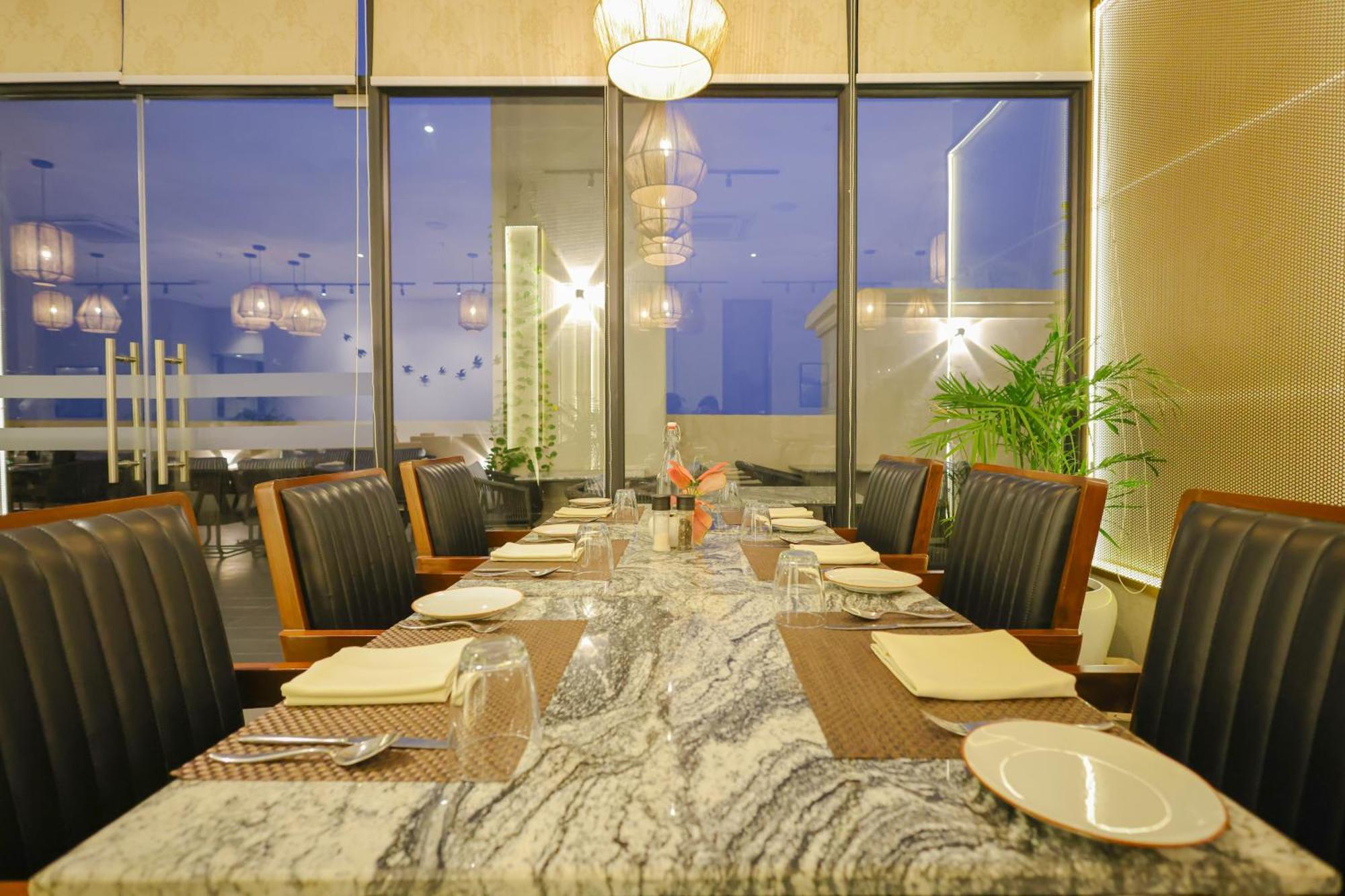 Rhythm Gurugram Hotel & Suites, Sohna Road Gurgaon Extérieur photo