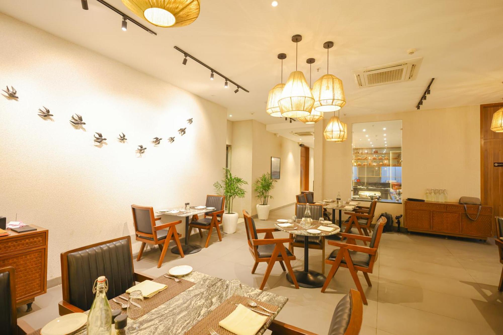 Rhythm Gurugram Hotel & Suites, Sohna Road Gurgaon Extérieur photo