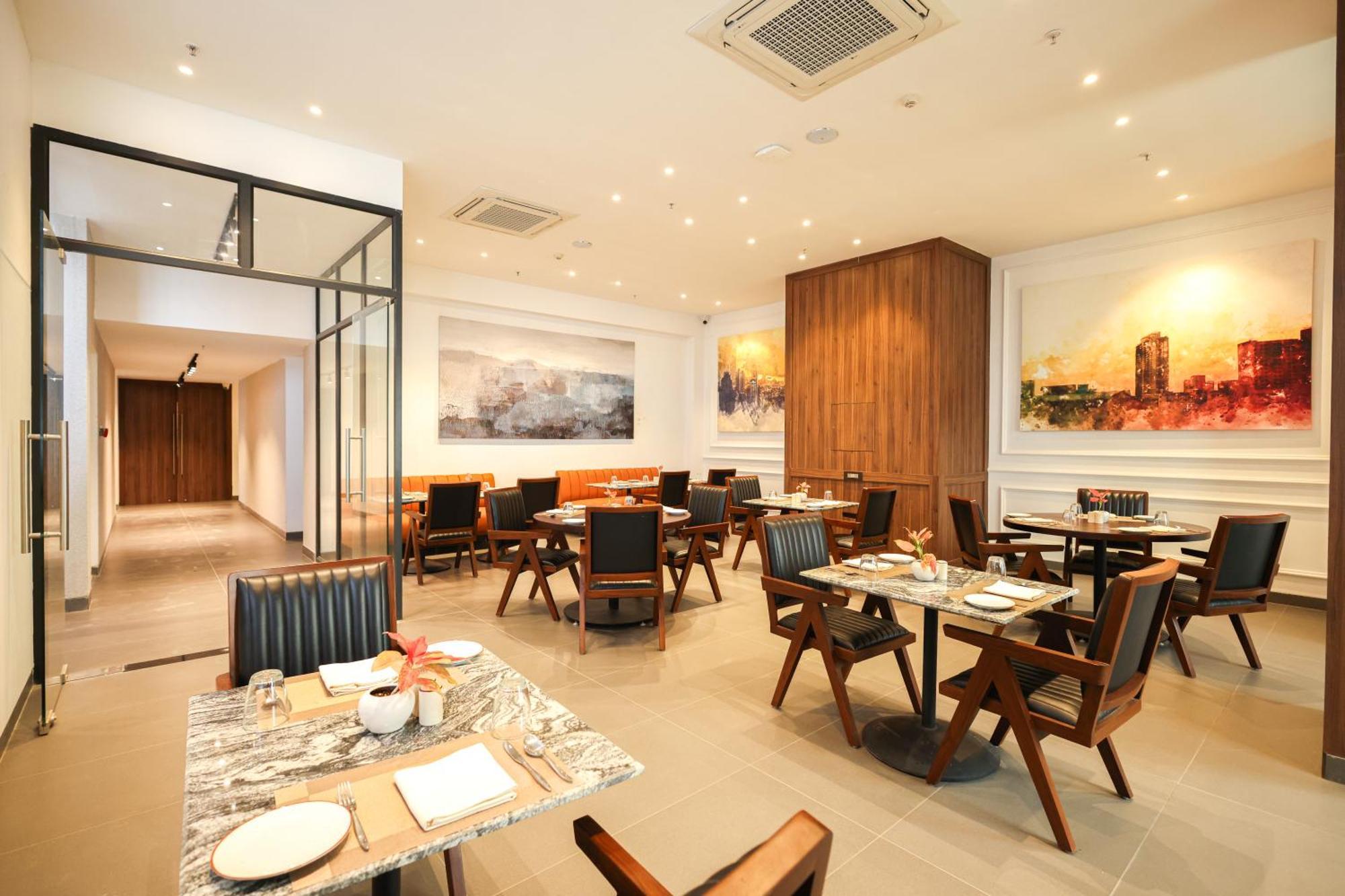 Rhythm Gurugram Hotel & Suites, Sohna Road Gurgaon Extérieur photo