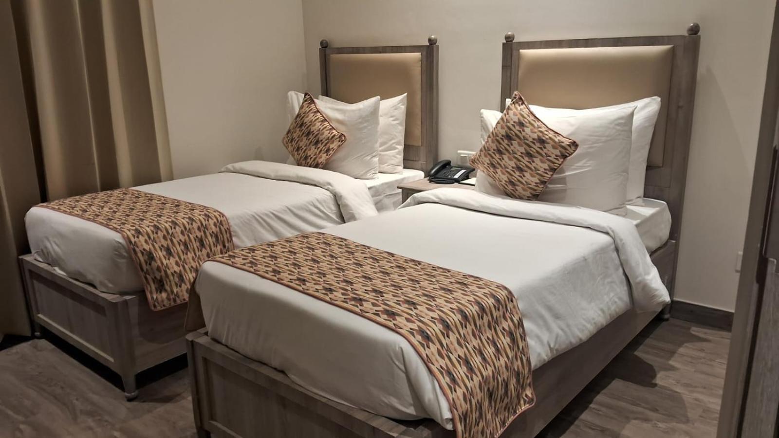 Rhythm Gurugram Hotel & Suites, Sohna Road Gurgaon Extérieur photo