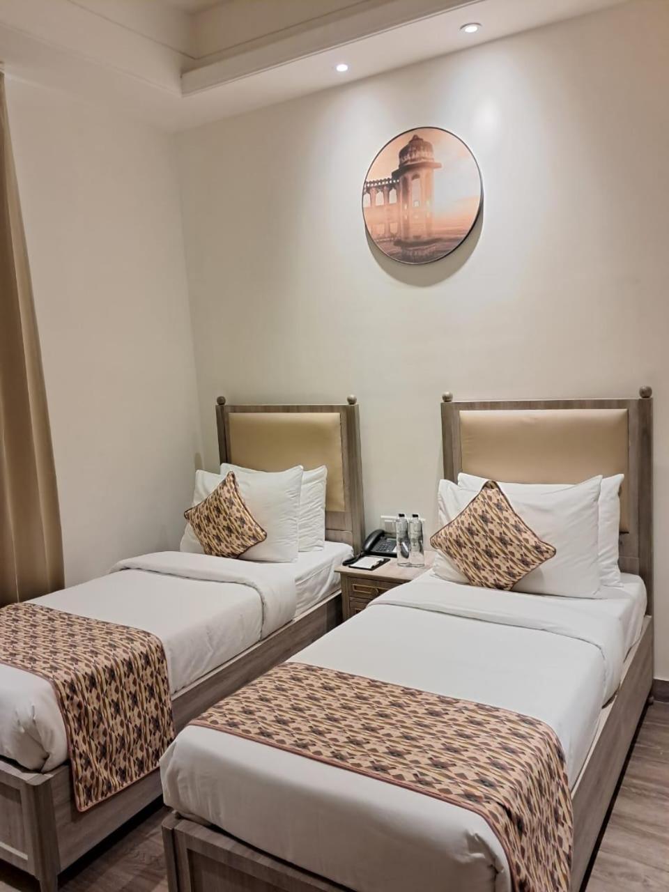 Rhythm Gurugram Hotel & Suites, Sohna Road Gurgaon Extérieur photo
